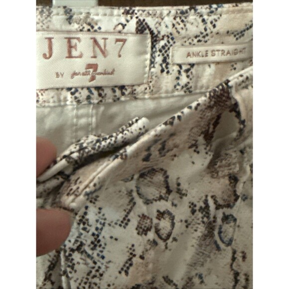 7 For All Mankind JEN7 Women's Snake Print Ankle Straight Jeans Size 12 Stretch - Picture 4 of 7